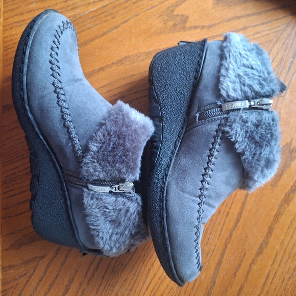 Guess  Boots - Picture 8 of 11